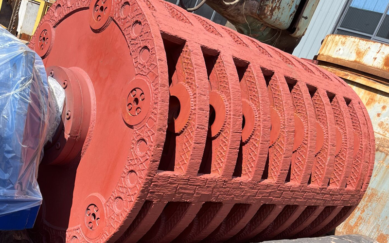 Hard alloy surfacing crusher rotor